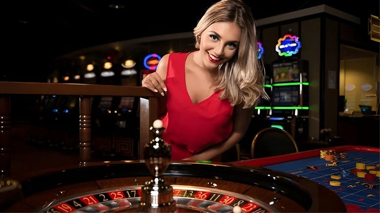 Experience Real-Time Action at Play10cric Live Betting